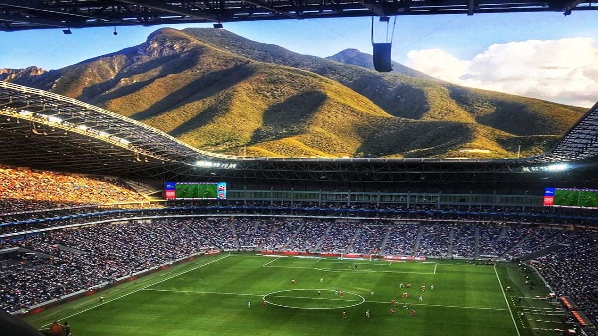 Estadio BBVA จะบอกว่าเป็นสนามฟุตบอลที่วิวสวยที่สุดในโลก ก็คงไม่ผิด